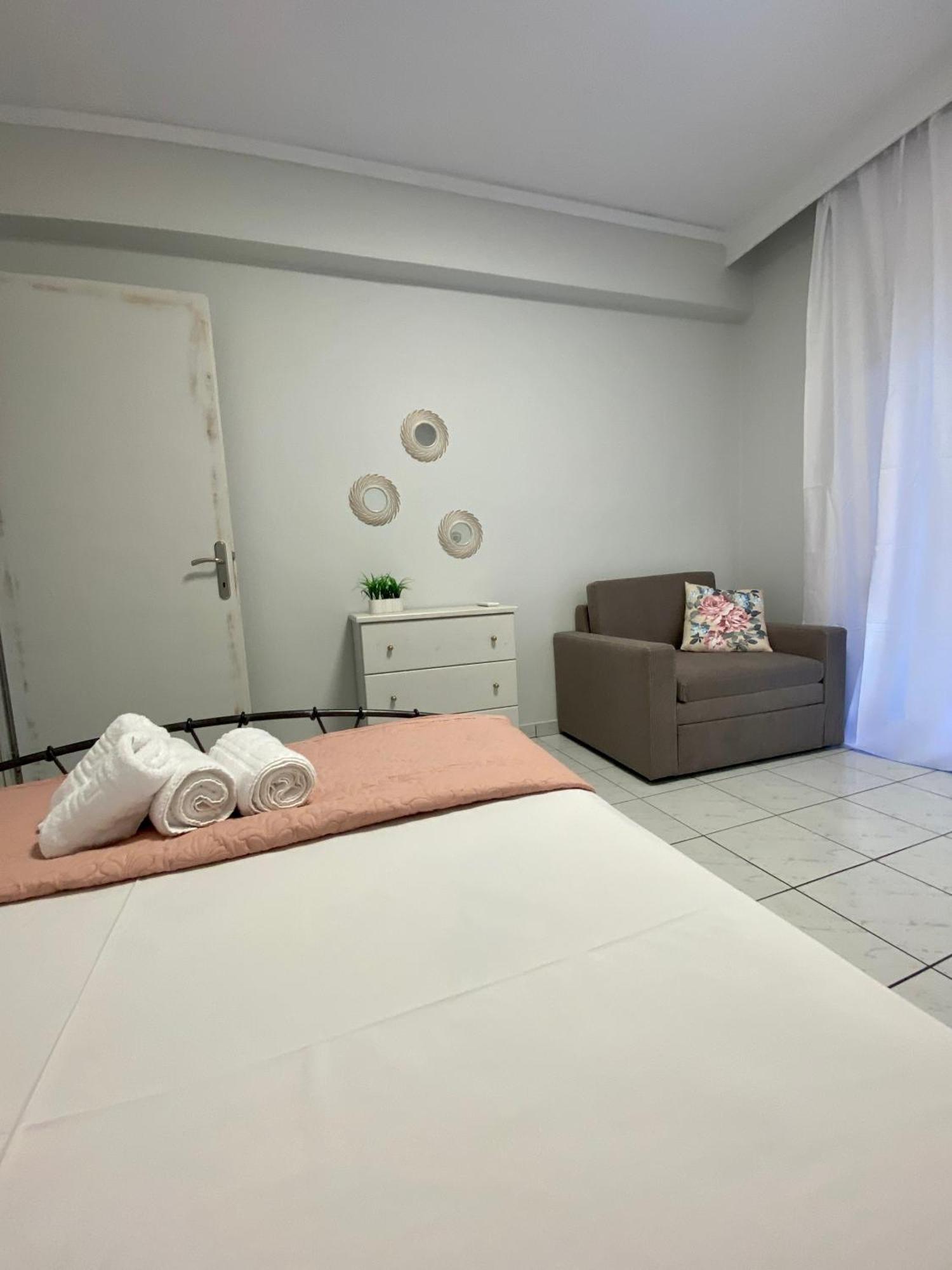 Peramore Apartment Néa Péramos Eksteriør bilde